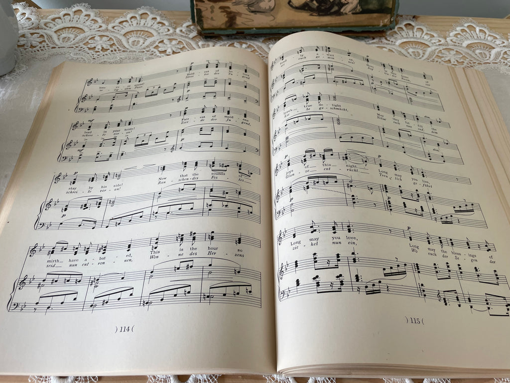 A Treasury of Grand Opera book