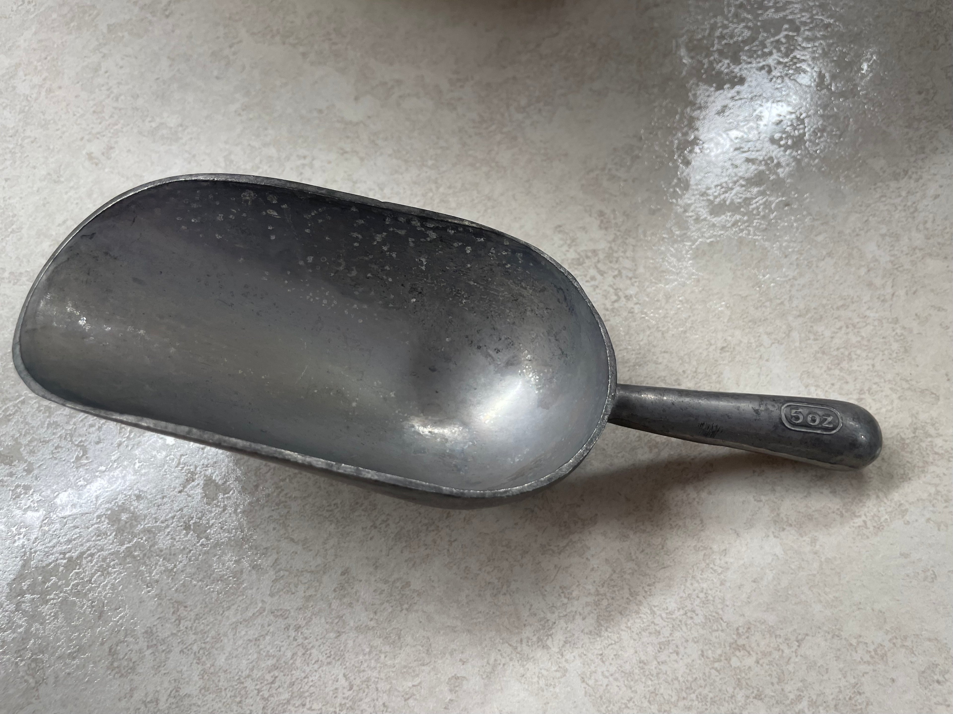 Vintage aluminum scoop-5oz capacity