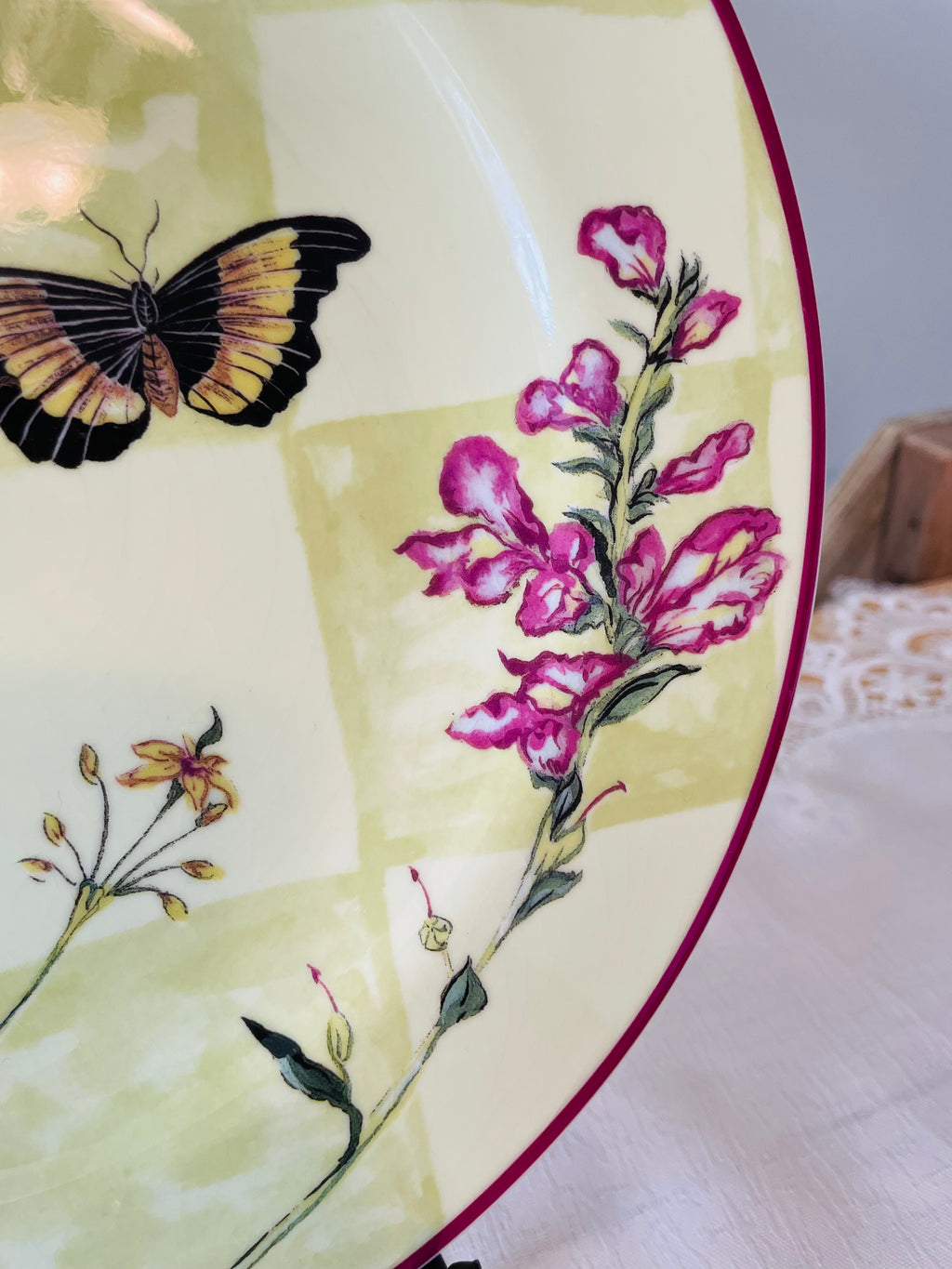 Tracy Porter (The Home Collection) Sweet Briar Rose Ceramic plate
