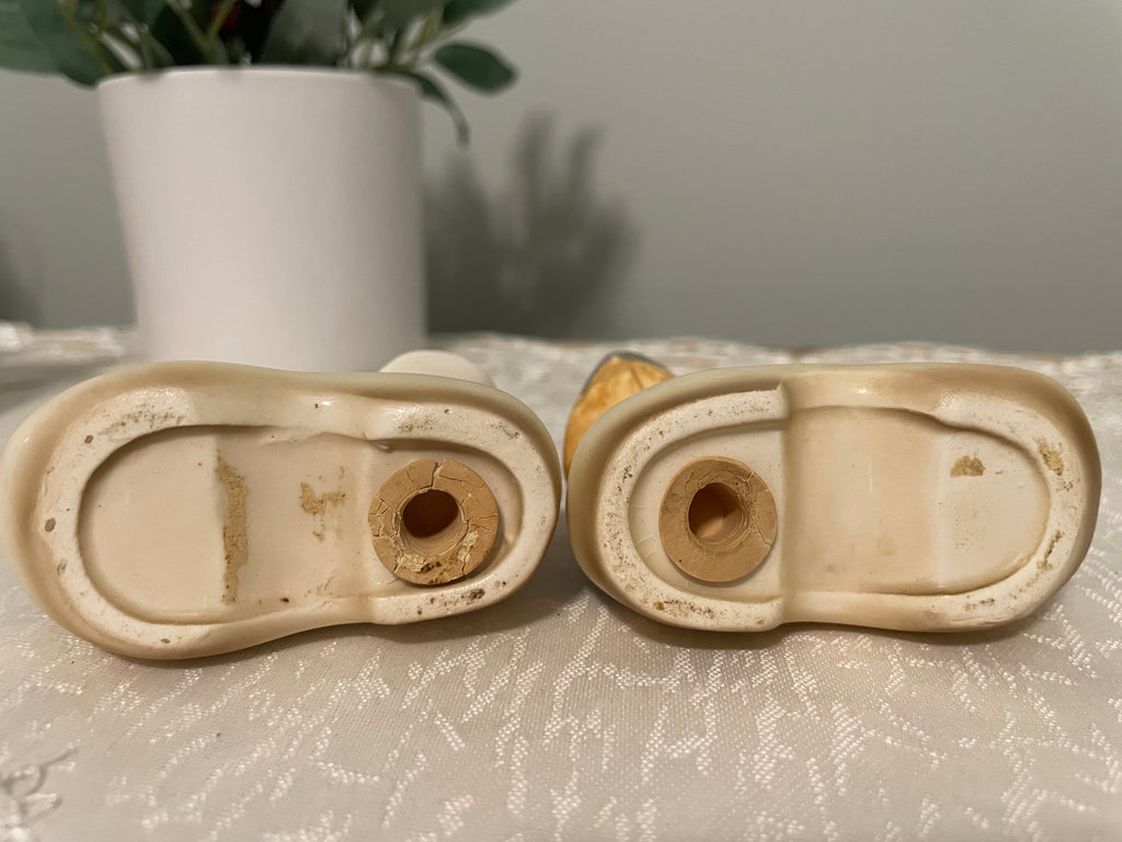 Vintage Dutch boy and girl salt & pepper shakers