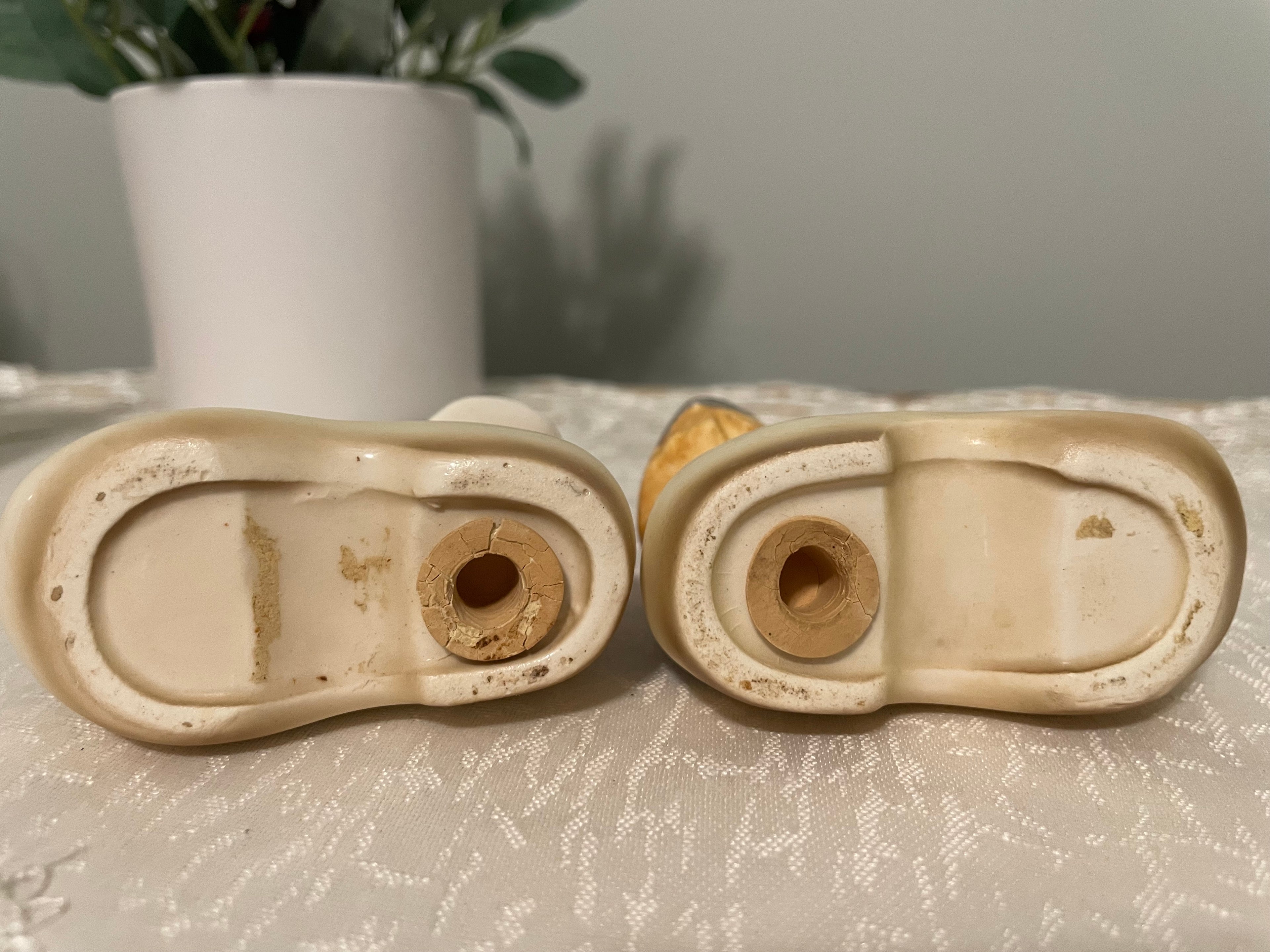Vintage Dutch boy and girl salt & pepper shakers