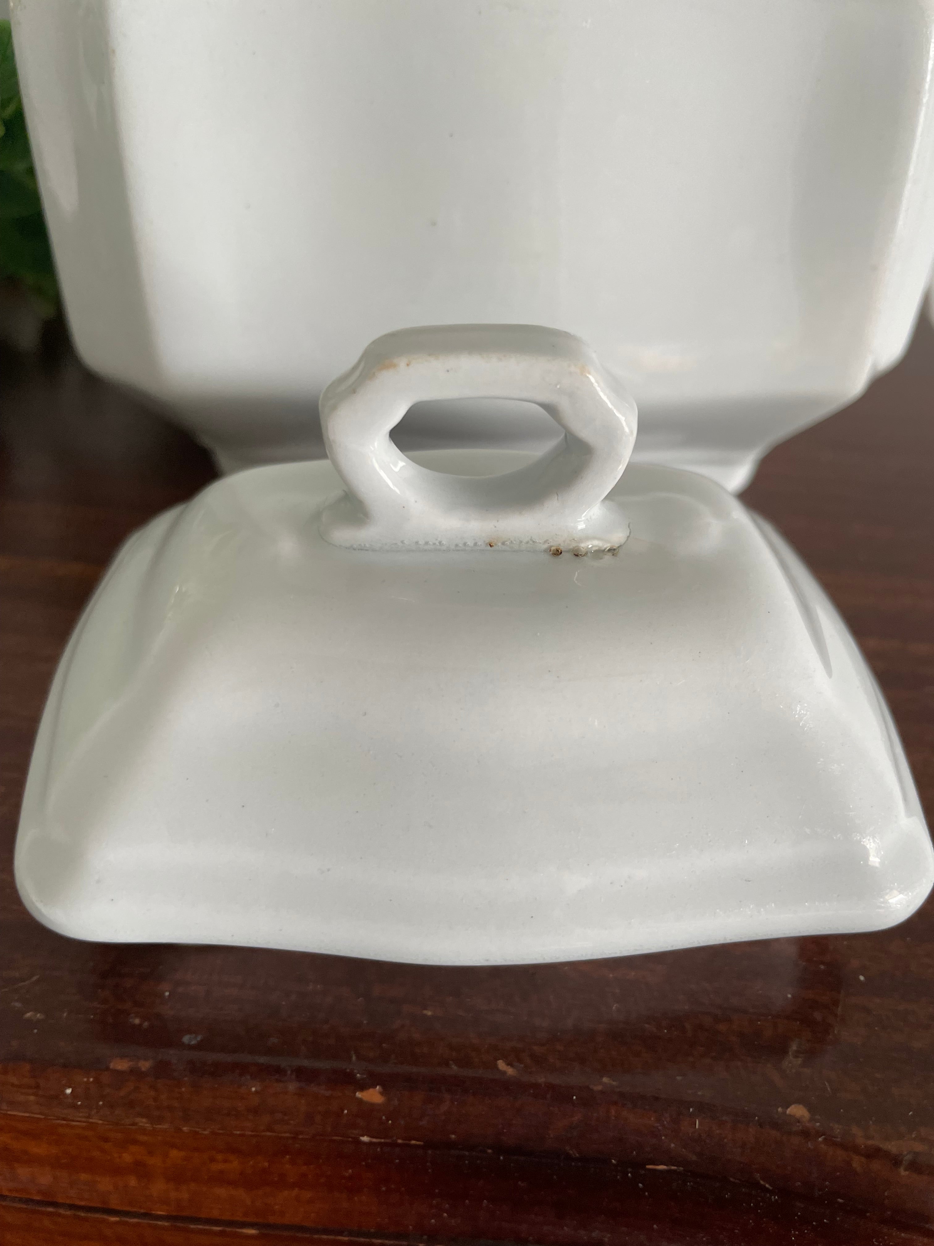 J&G Meakin sugar bowl