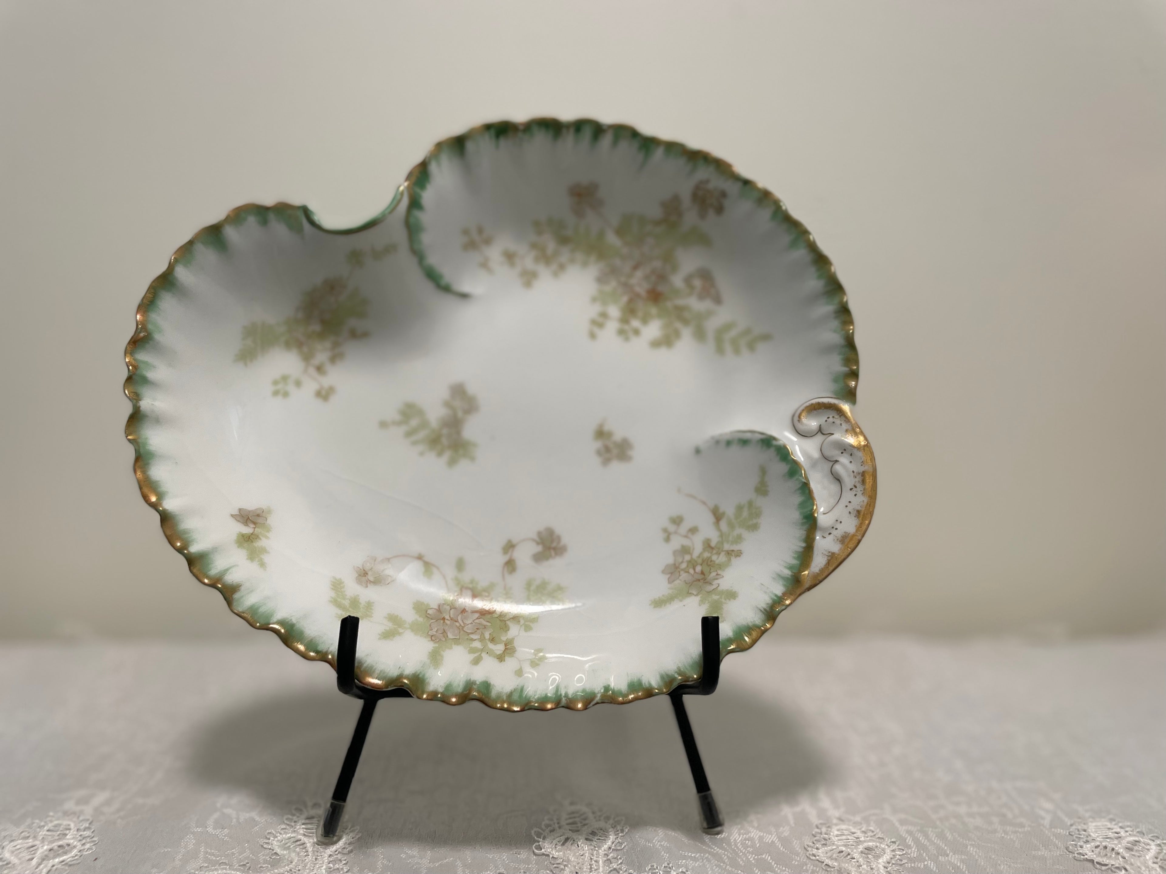 Haviland & Co. Limoges Schleiger 52C dish