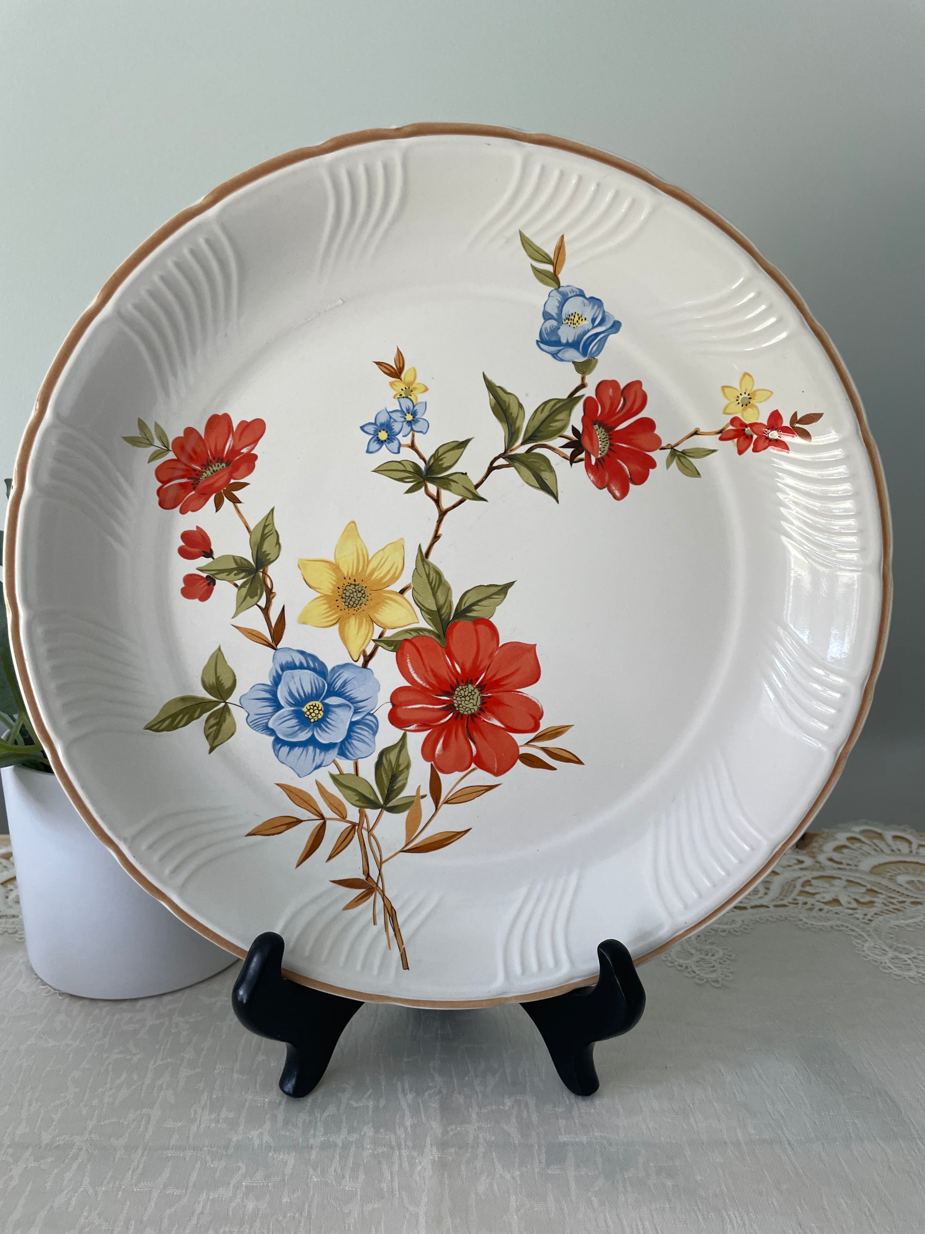 Newcor Stoneware 10.5" plate from Lucci Imperial