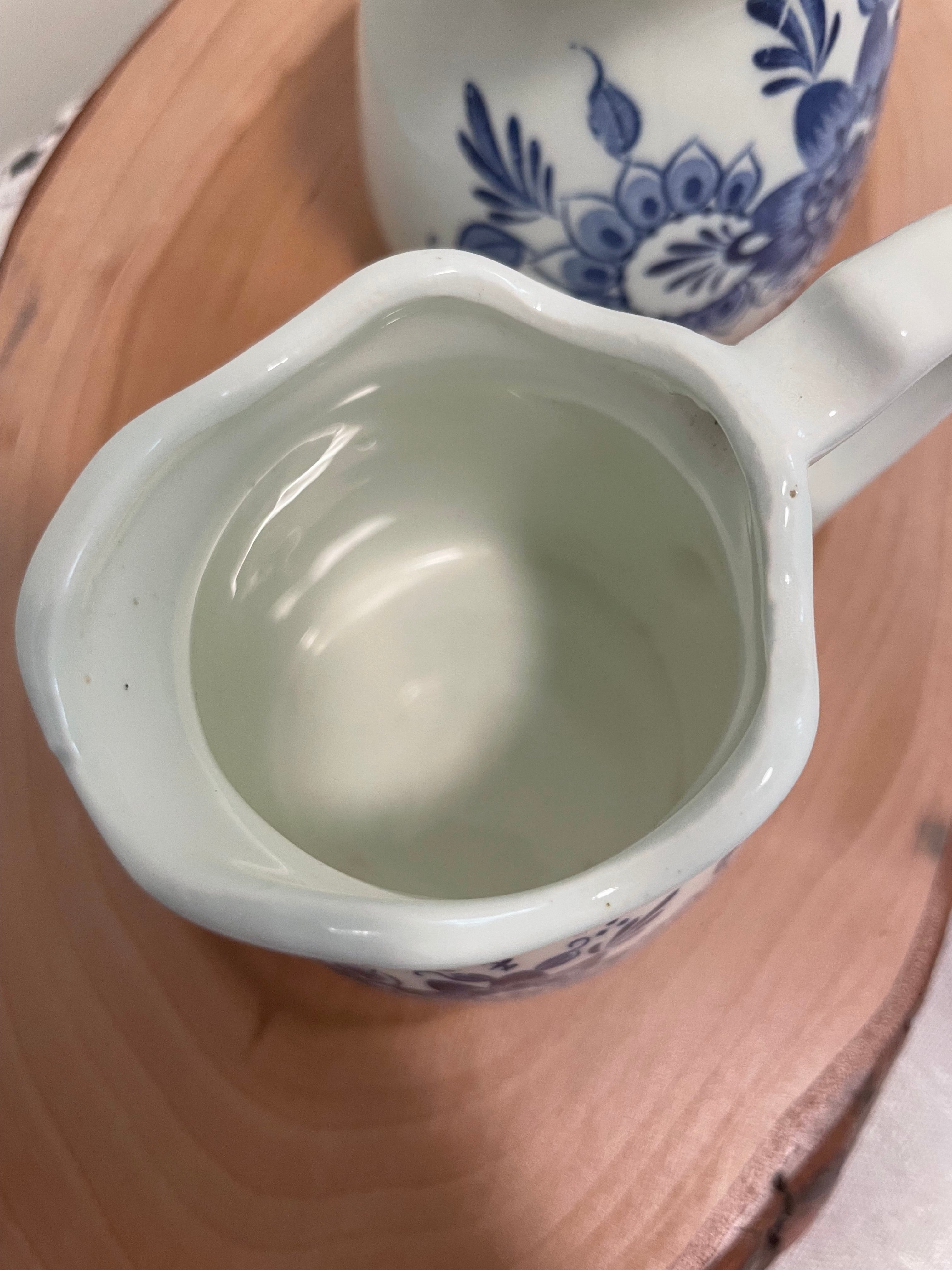 Royal Sealy Japan creamer measuring cups