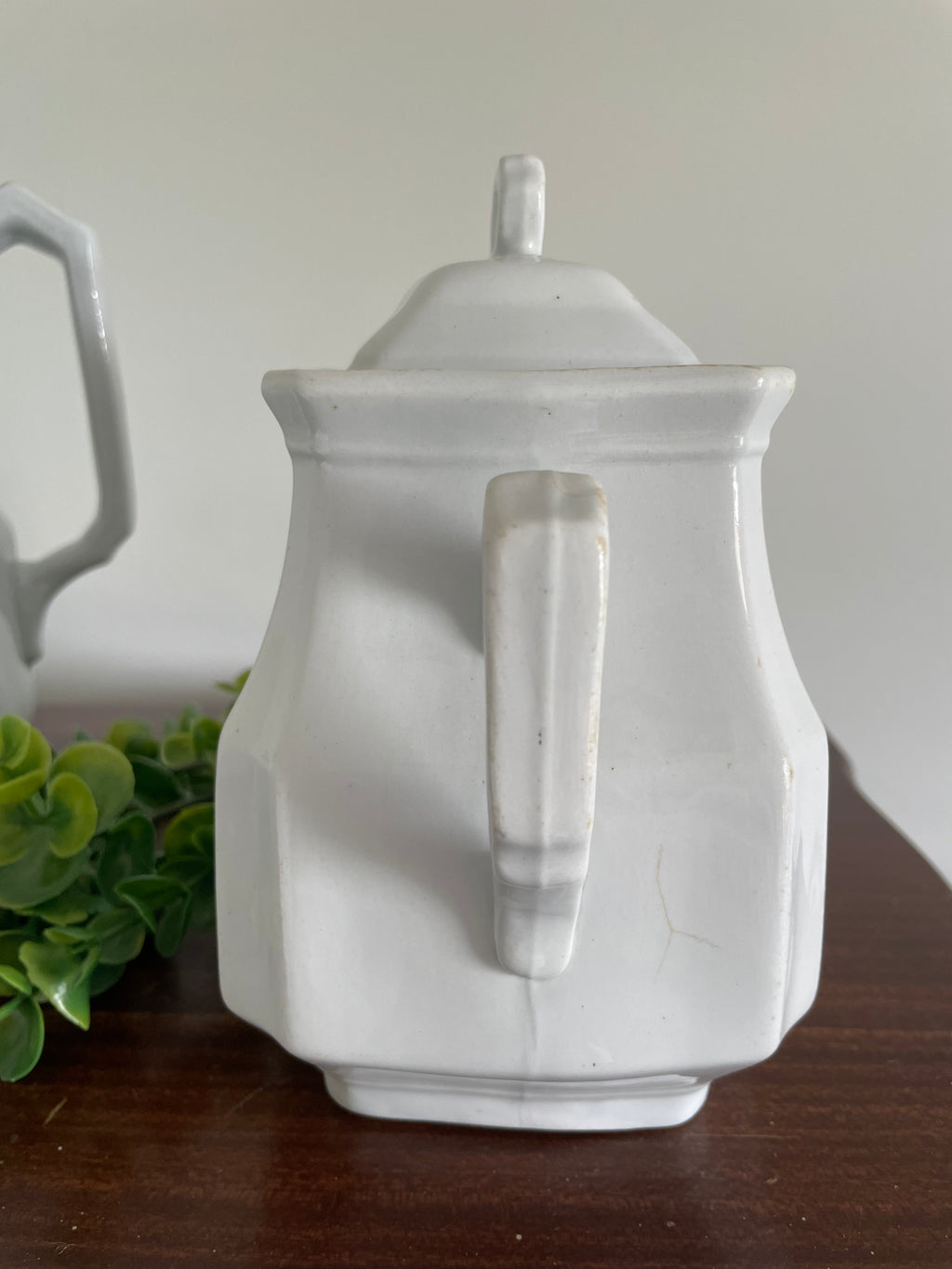 J&G Meakin sugar bowl