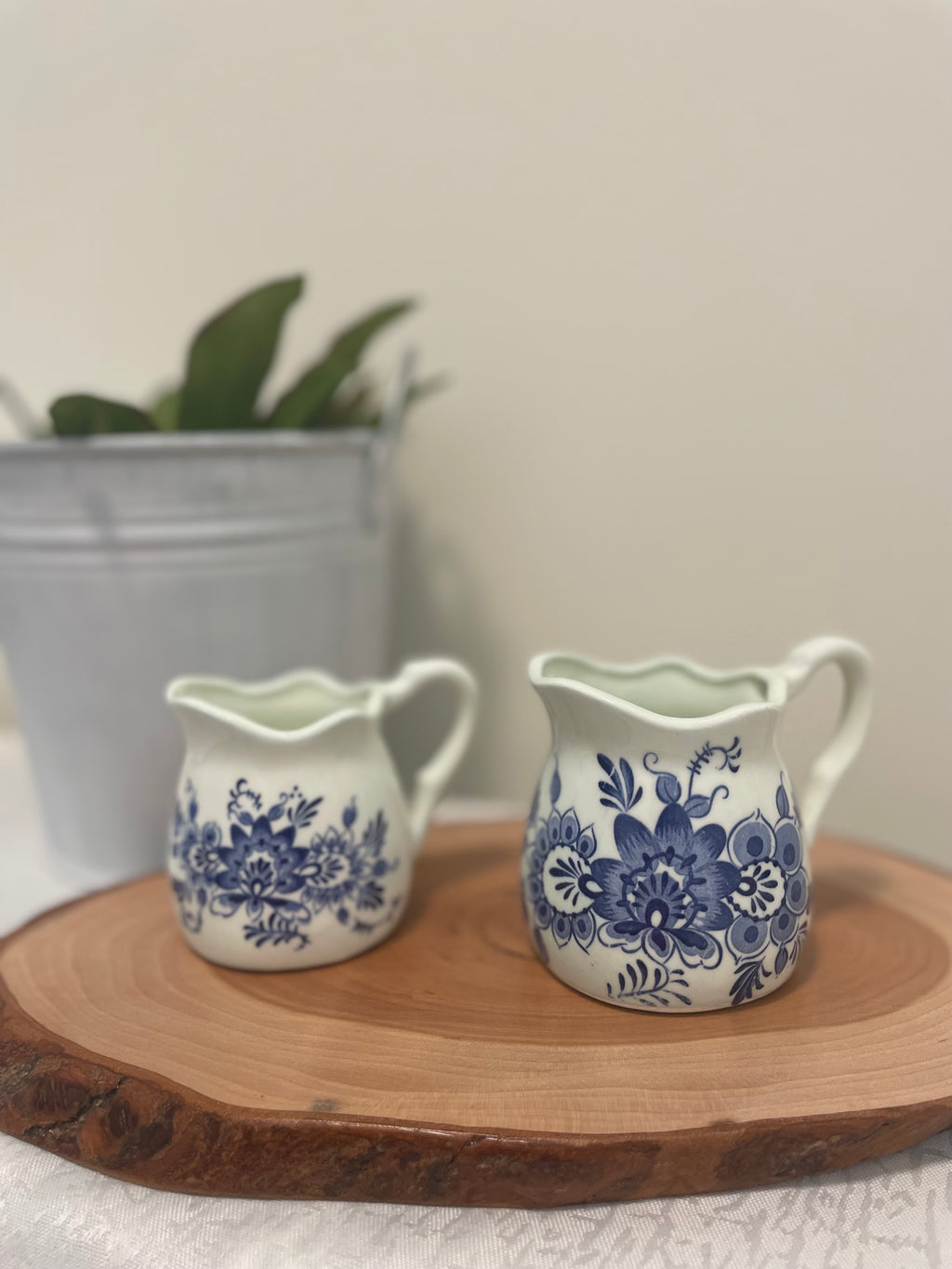 Royal Sealy Japan creamer measuring cups