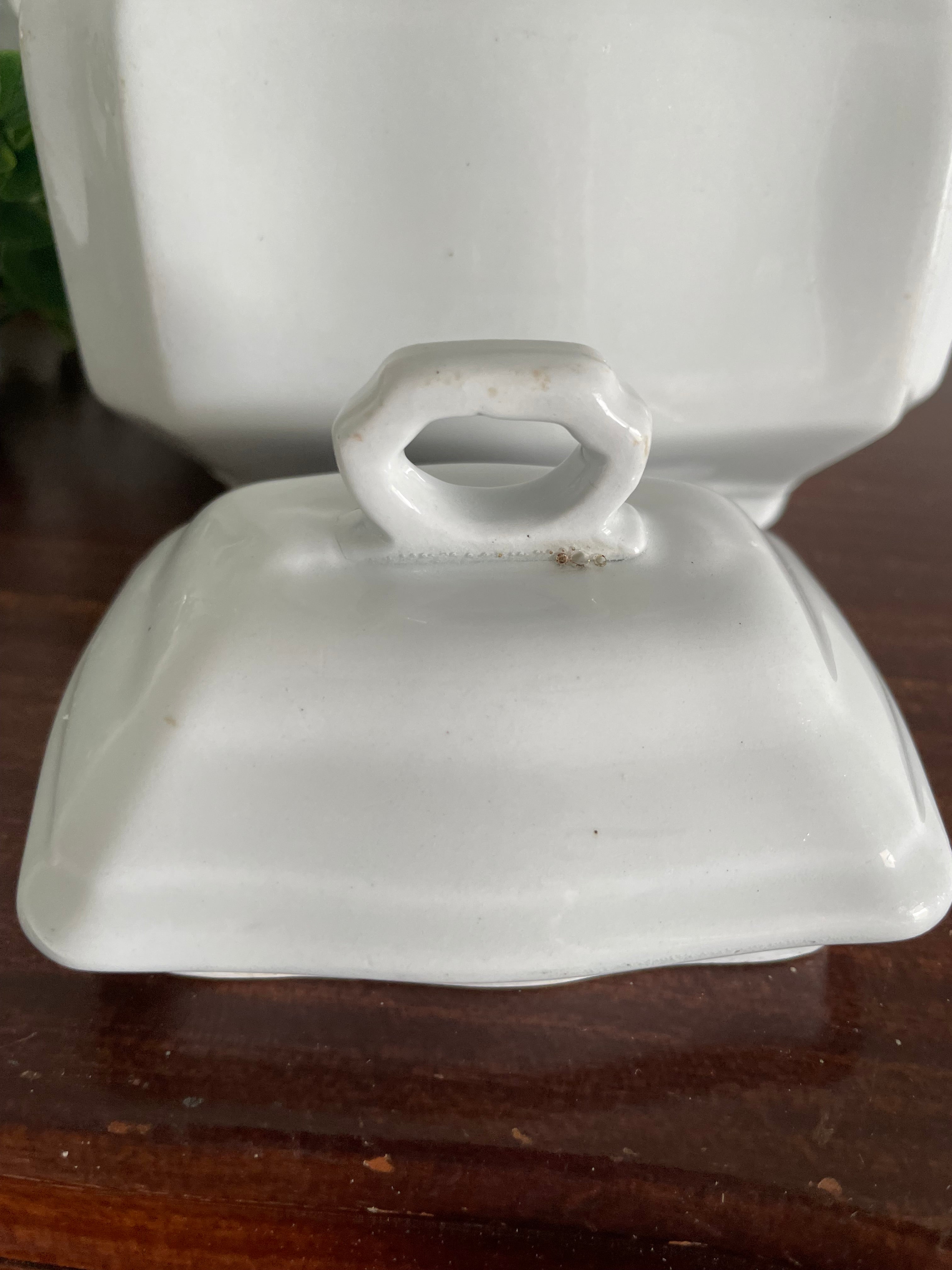 J&G Meakin sugar bowl