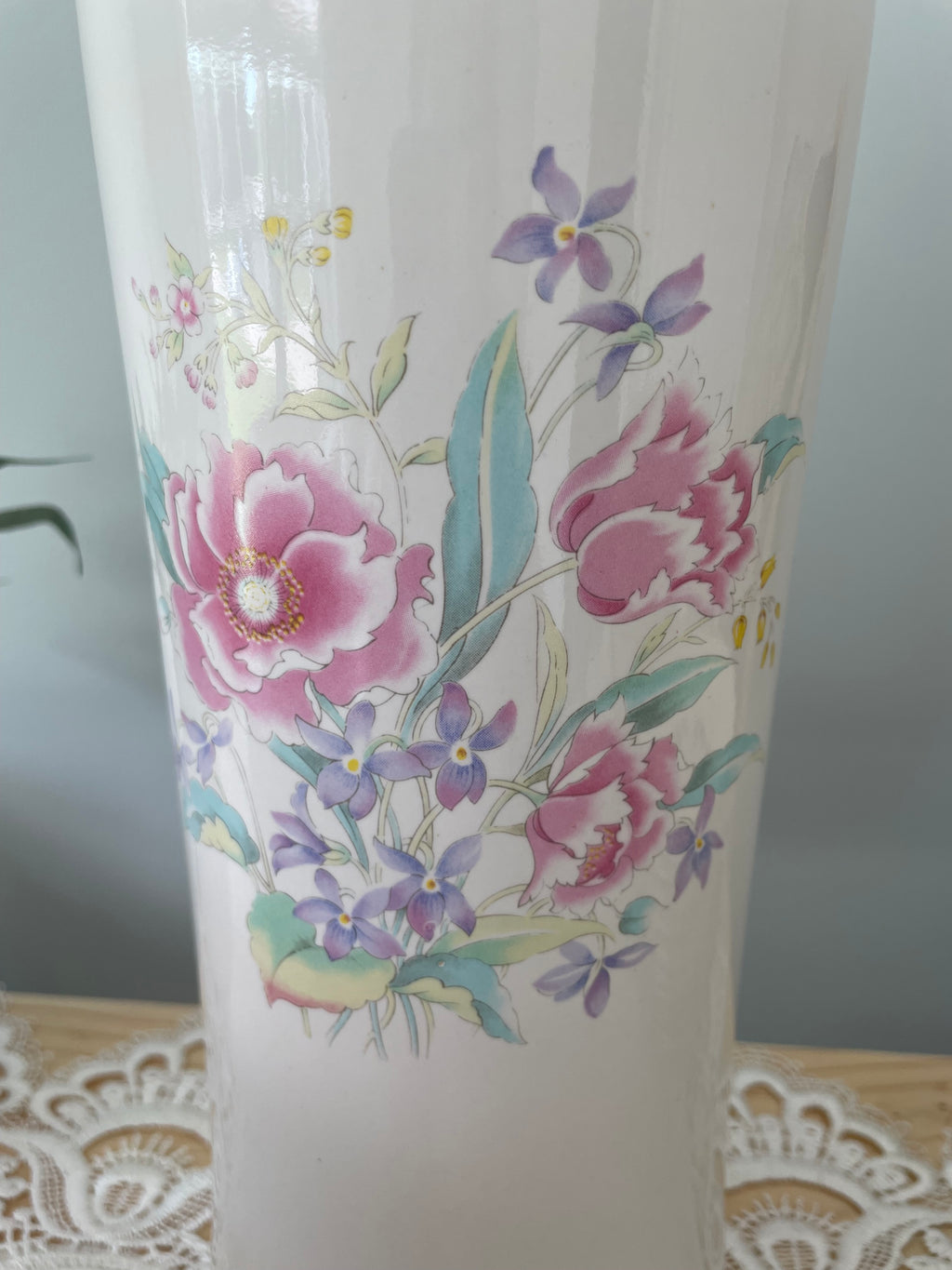 Lozapenco ceramic floral vase-Chile