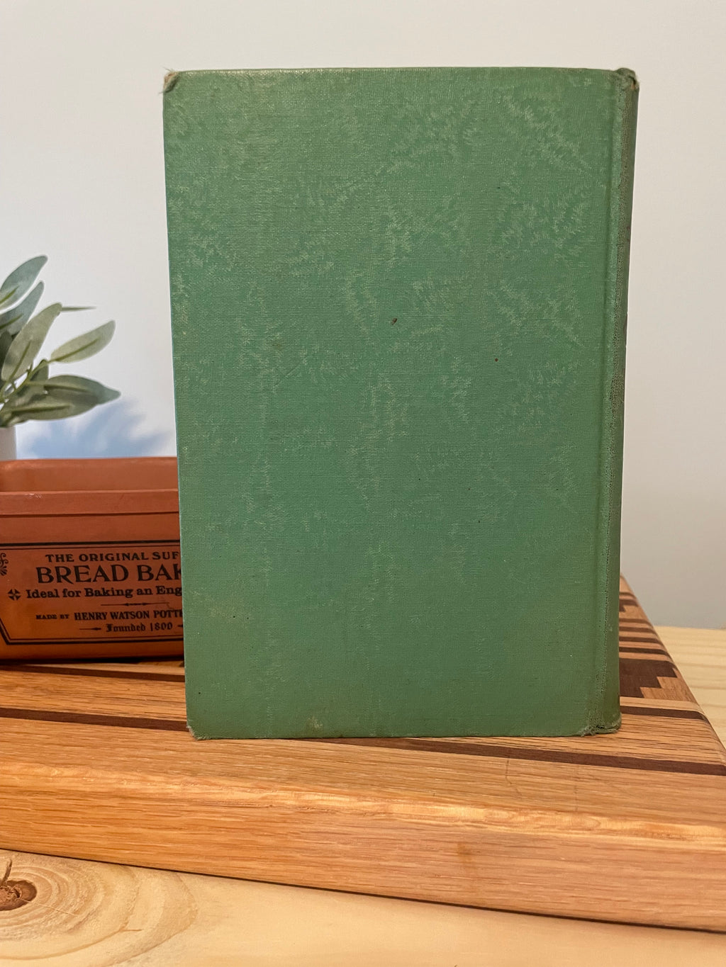 Vintage “ The American Woman’s Cook Book” 1944 Ruth Berolzheimer Thumb Indexed￼