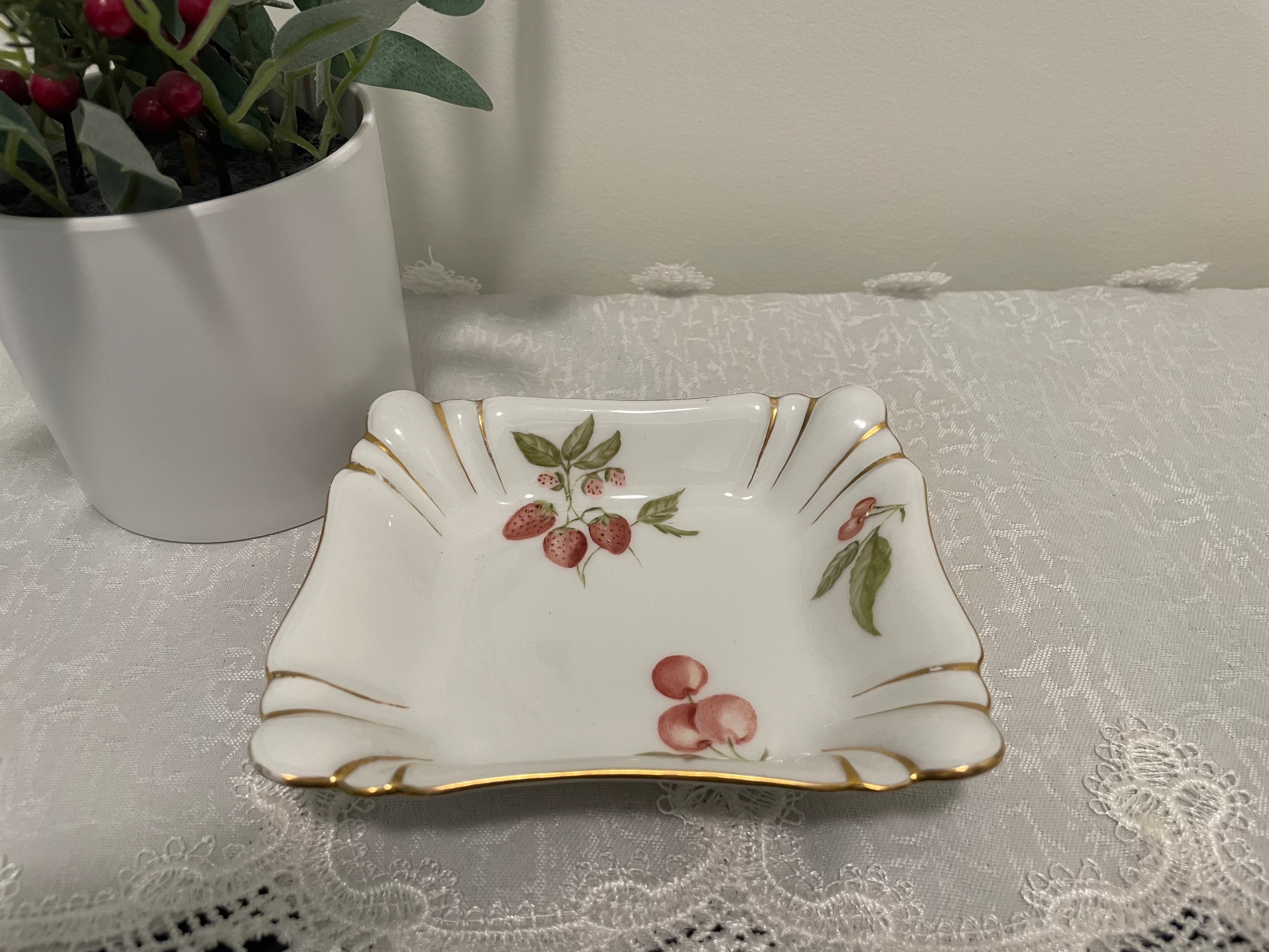 Haviland & Co. trinket dish