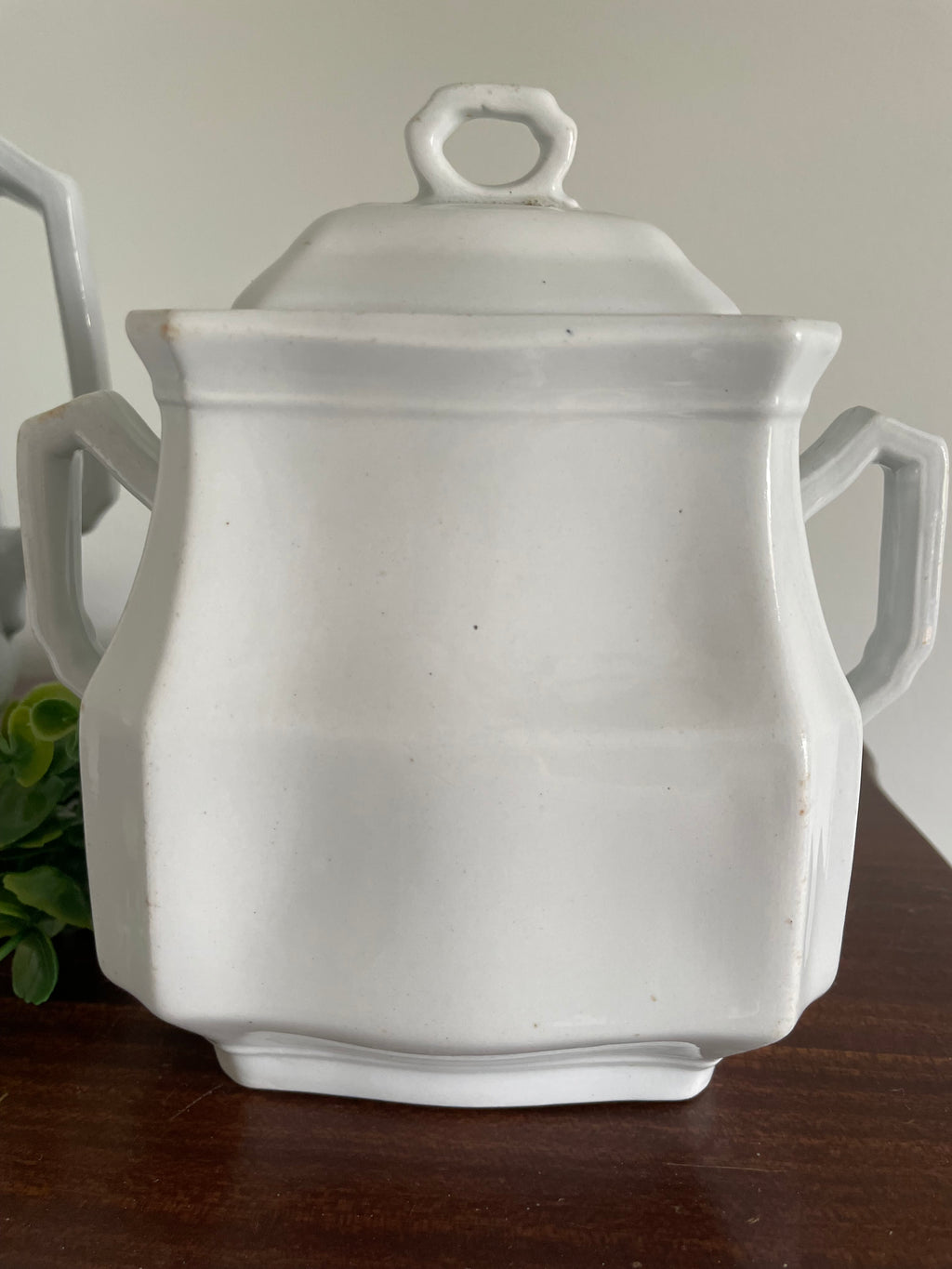 J&G Meakin sugar bowl