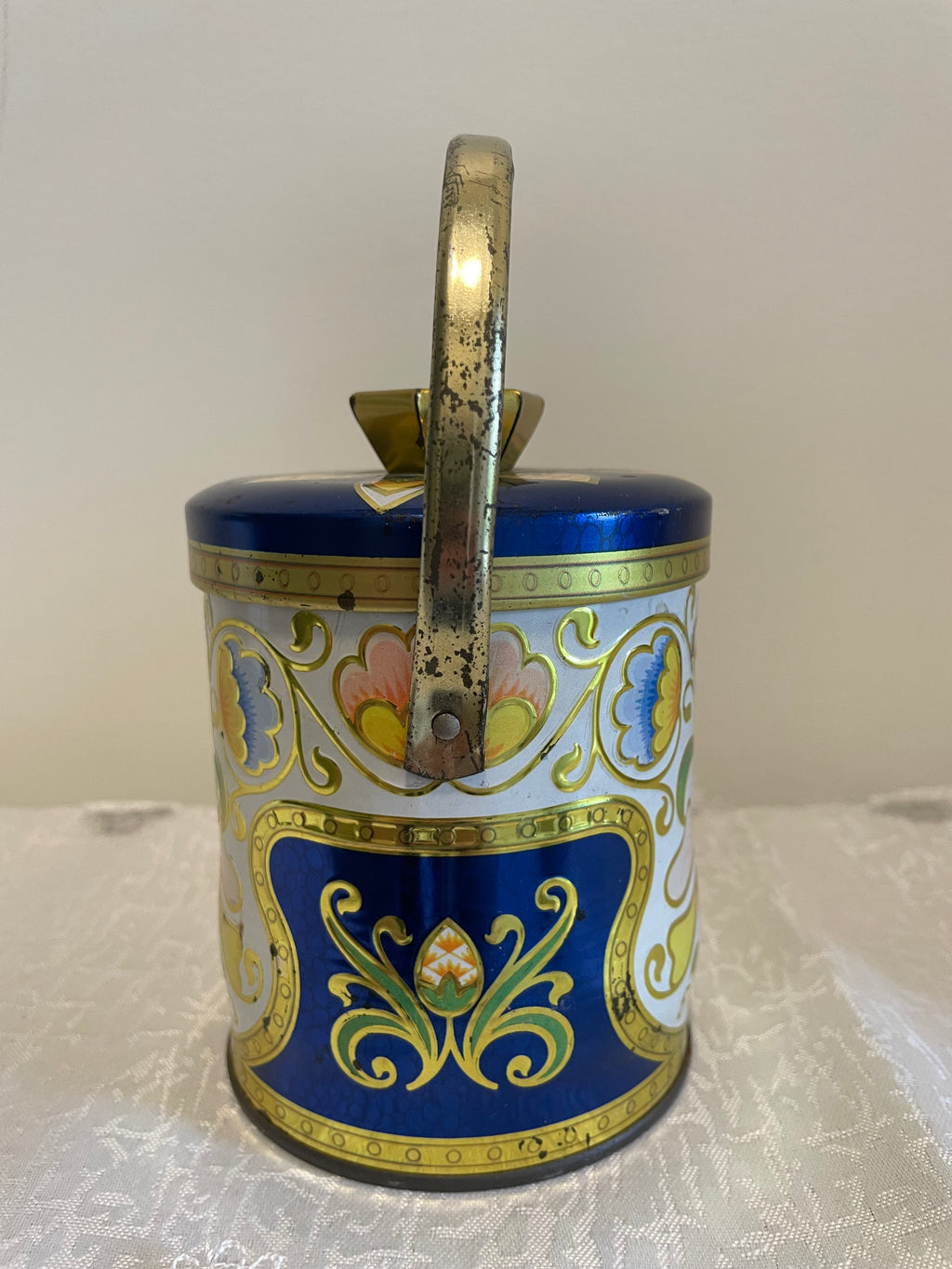 Murray Allen floral "Pearl" tin - England
