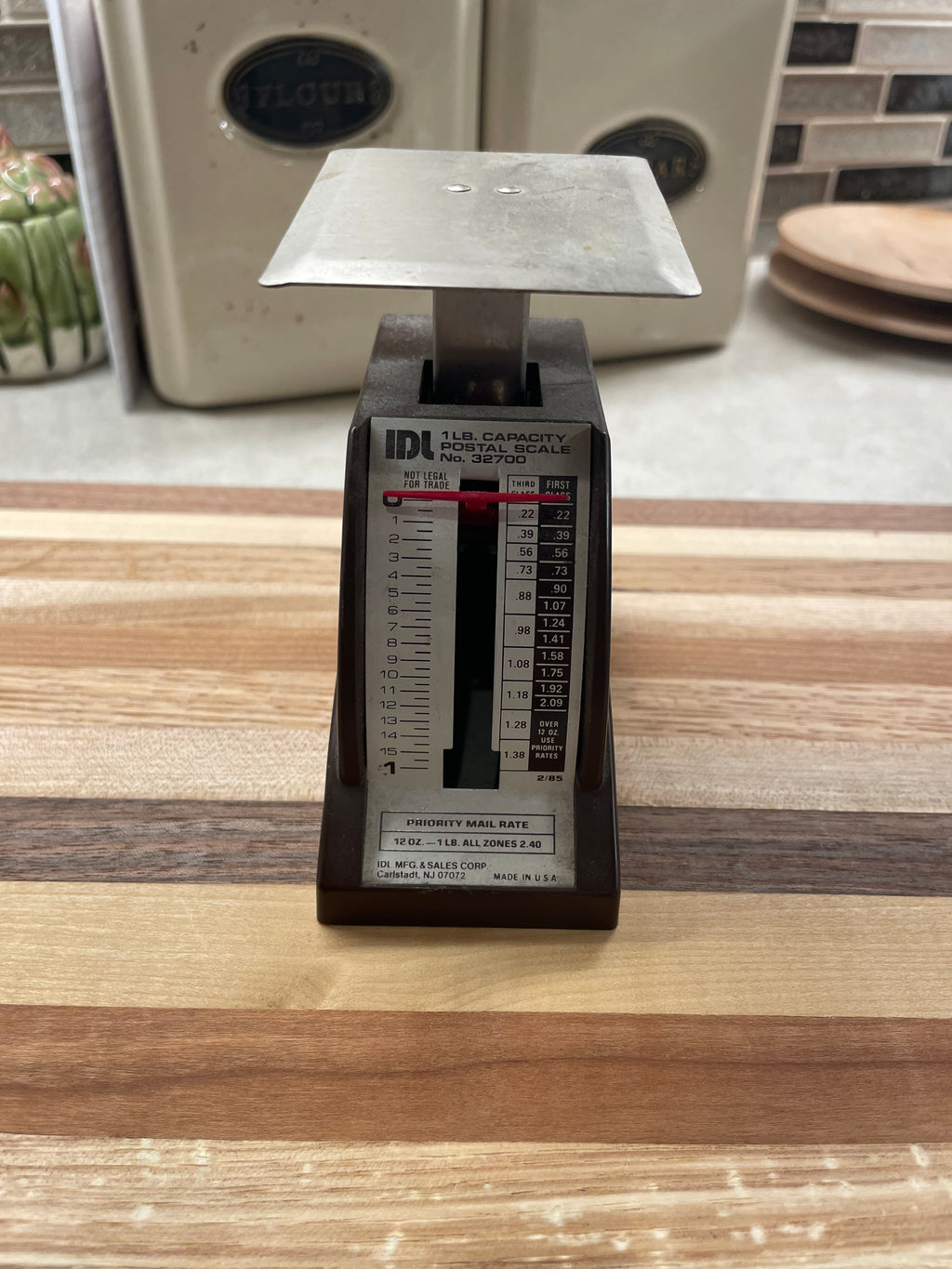 Vintage IDL 1lb. postal scale