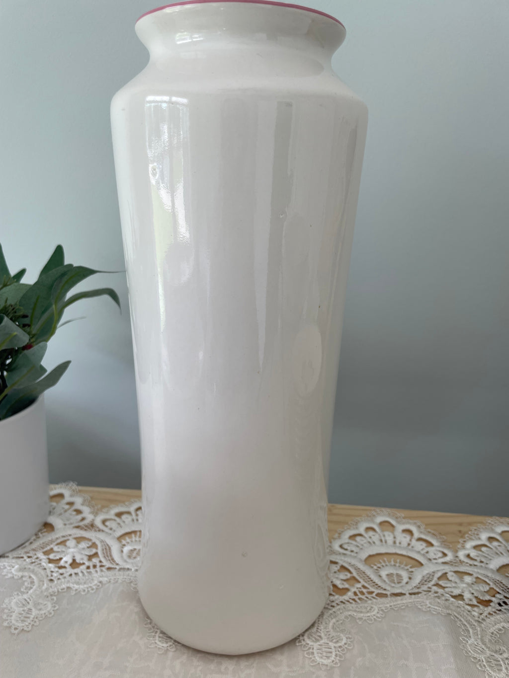 Lozapenco ceramic floral vase-Chile