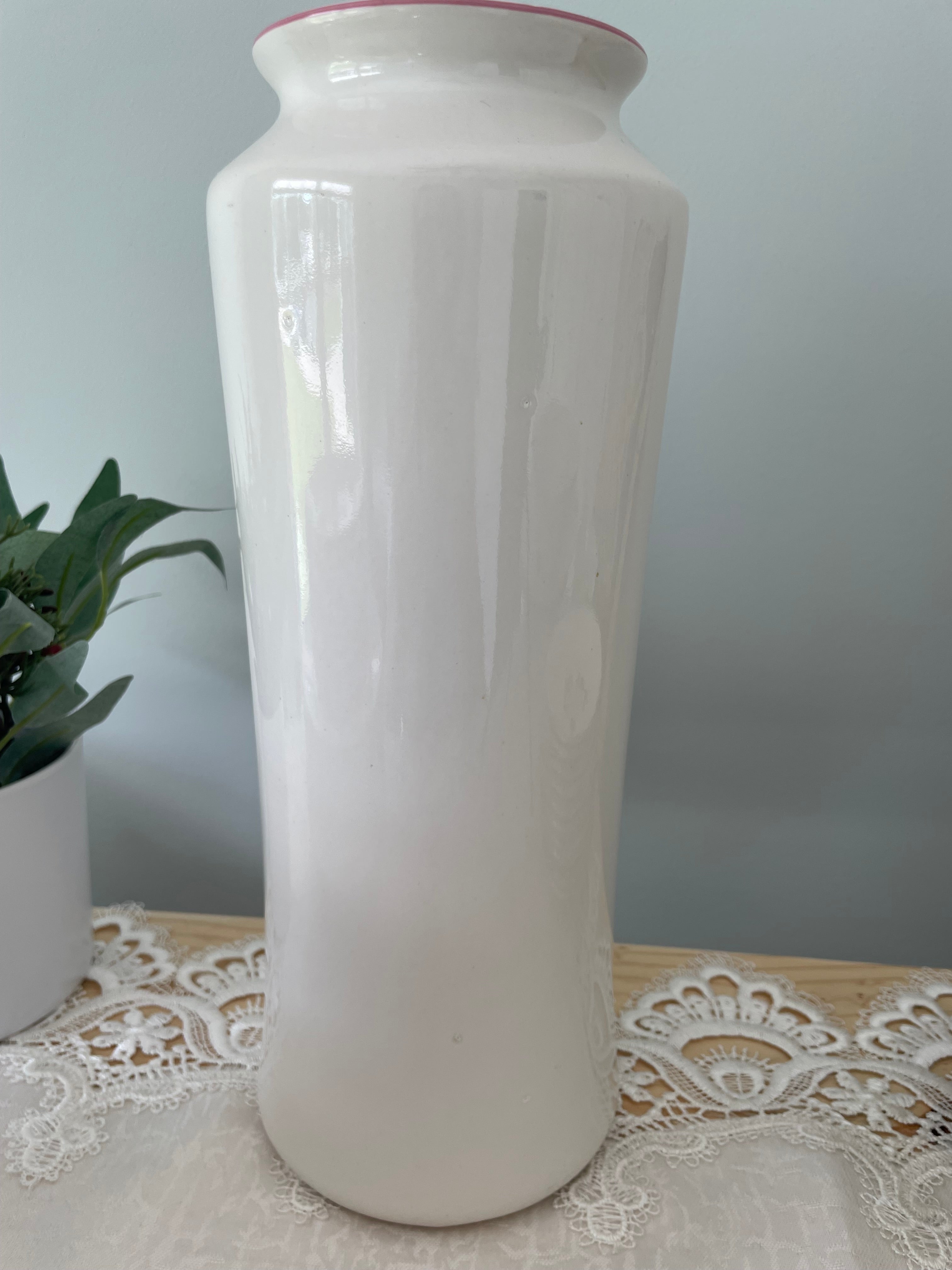 Lozapenco ceramic floral vase-Chile