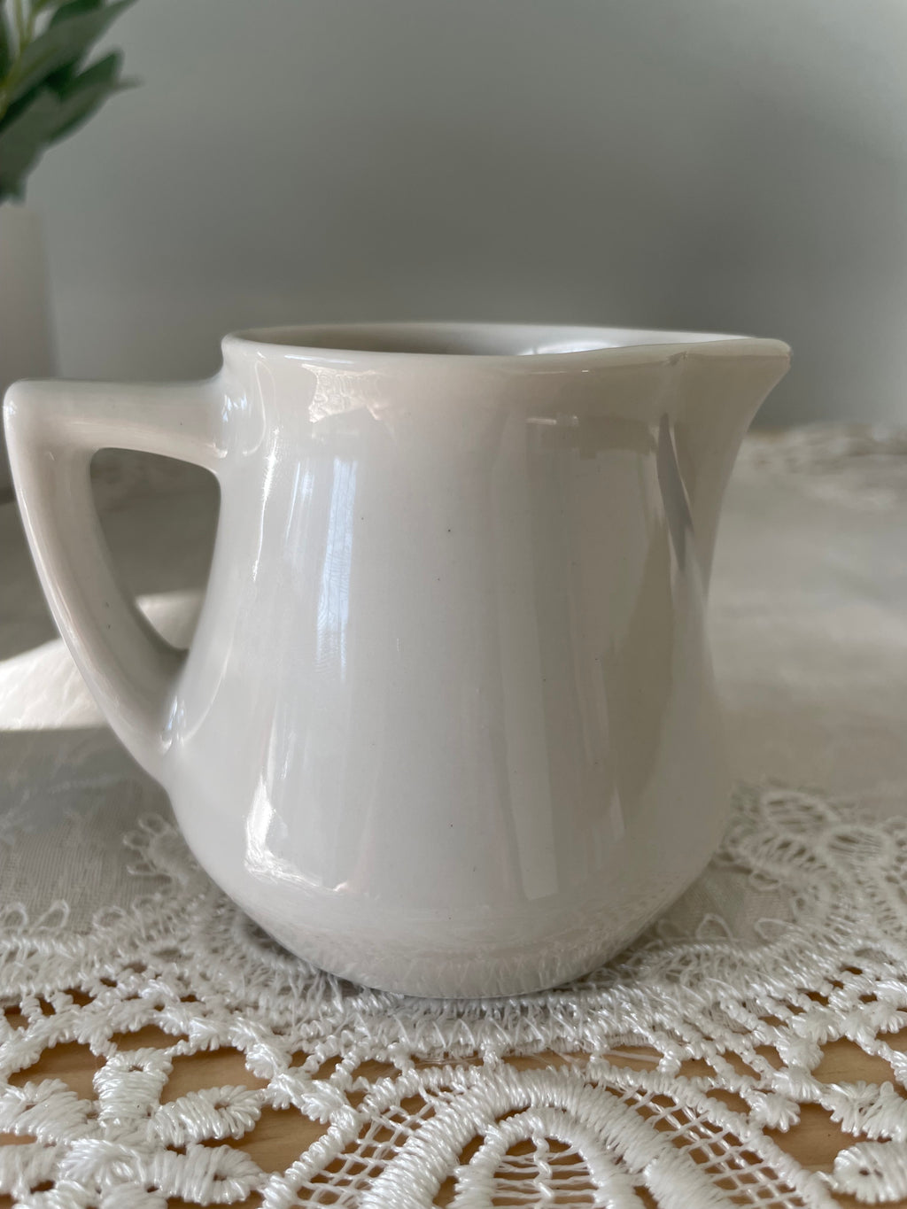 Syracuse China creamer