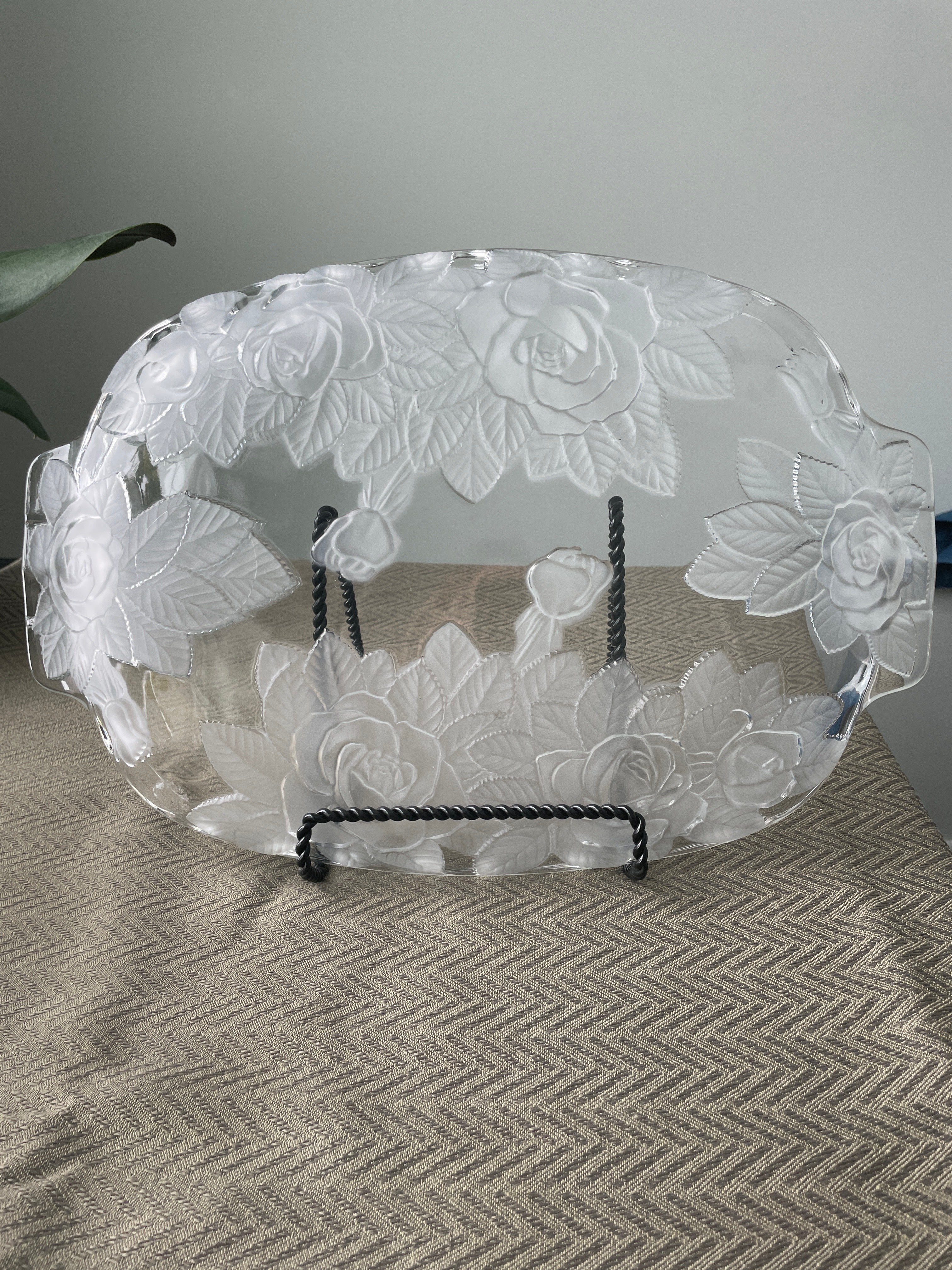 Mikasa Studio Nova Winter Rose platter