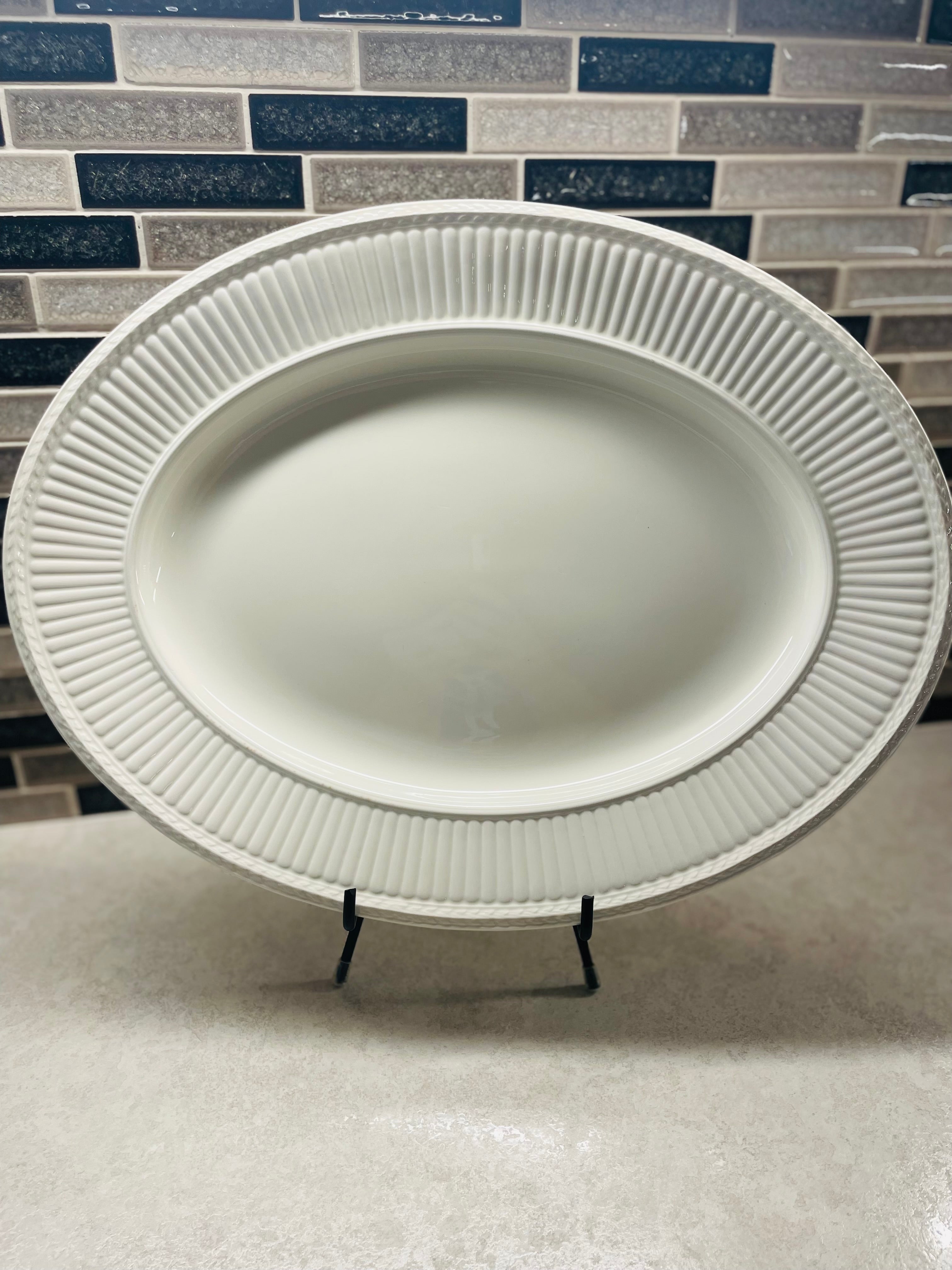 Wedgwood Etruria Edme platter - 15.75"