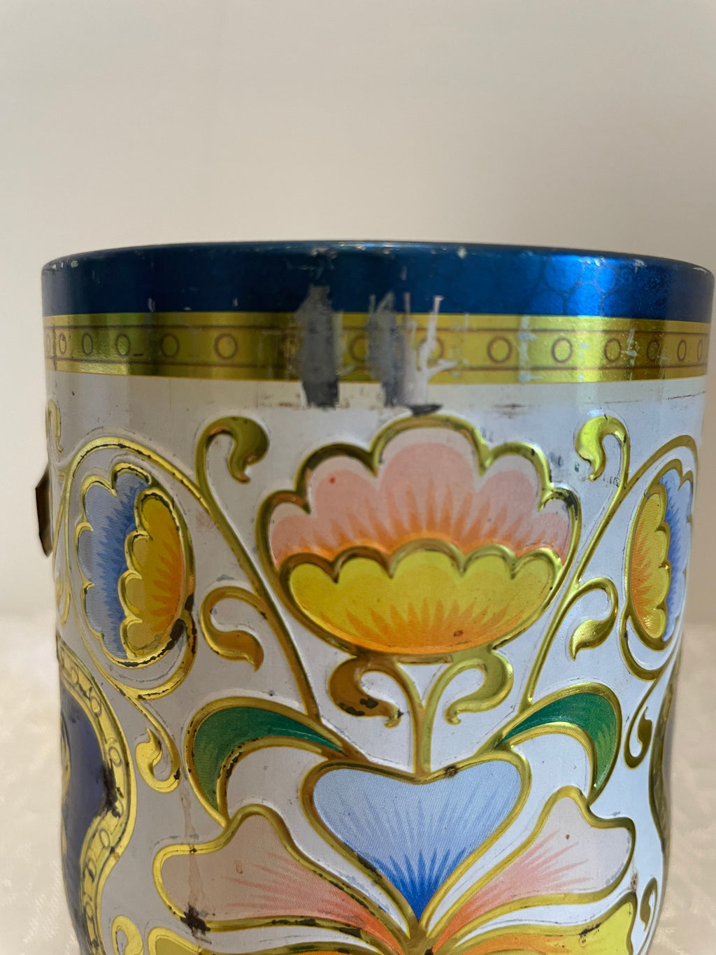 Murray Allen floral "Pearl" tin - England